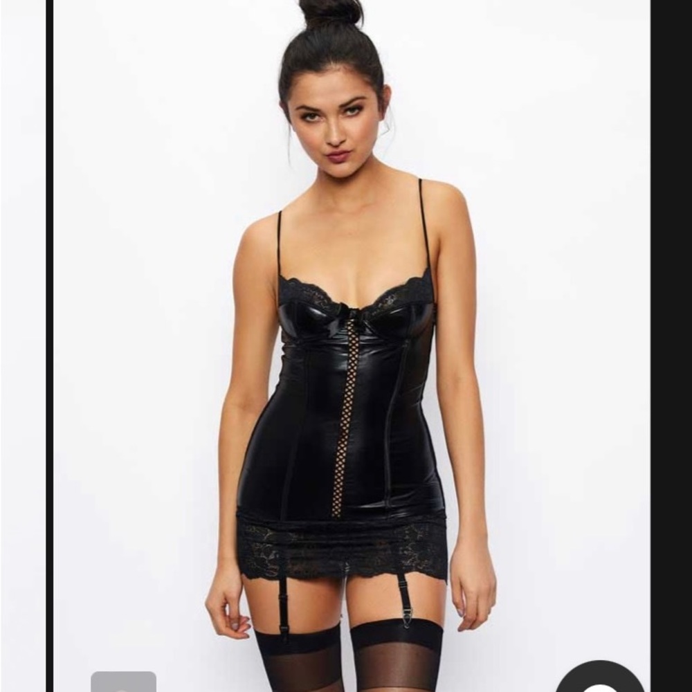 Frederick’s of Hollywood Rhiannon underwire chemise